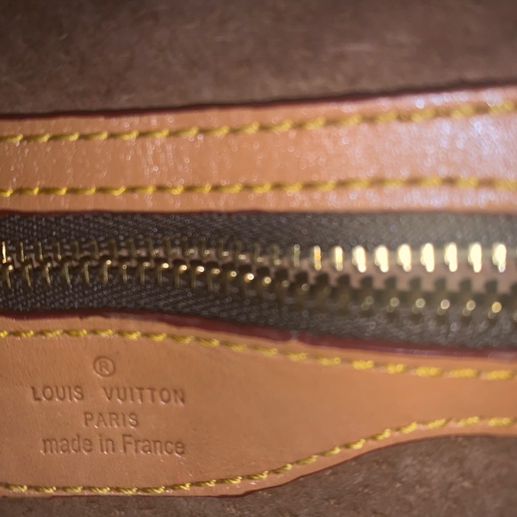 Louis v bag - Picture 2 of 5